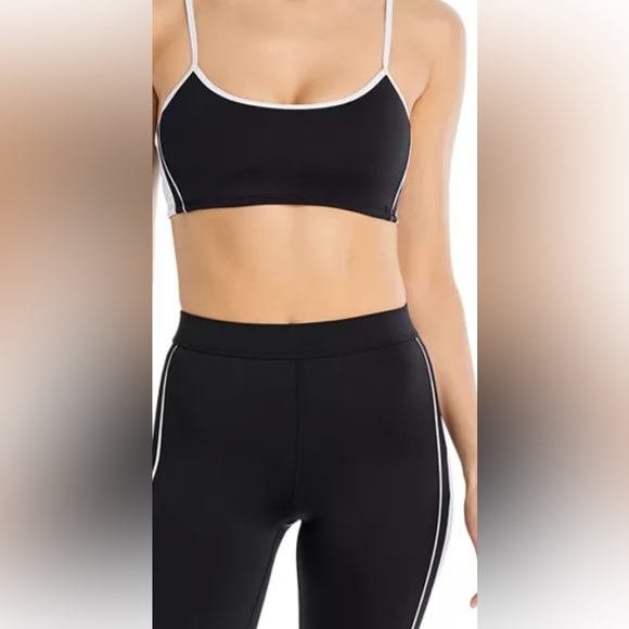 ALO Yoga Black and White Sports Bra and Leggings Set - Picture 1 of 14